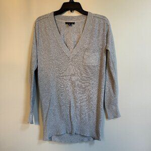 Banana Republic V-Neck Waffle Knit Shirt in size small